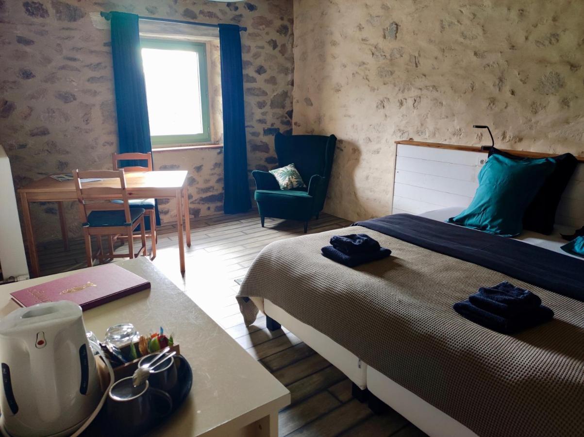 Les 5 Petits Lapins Bed and Breakfast Bar Buitenkant foto